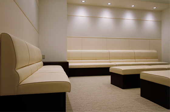 クリニックでの待ち時間削減 ネットから事前予約に対応